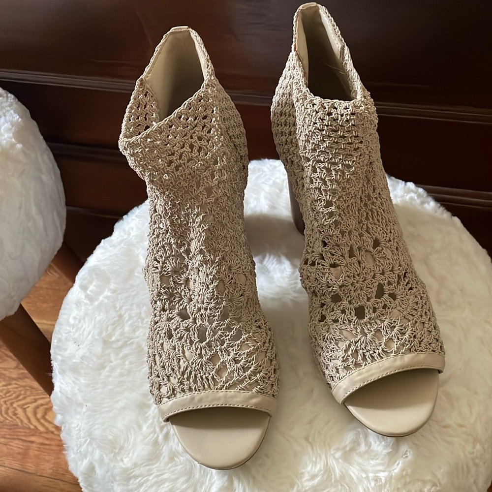 Jessica Simpson block heel shoes with open toe